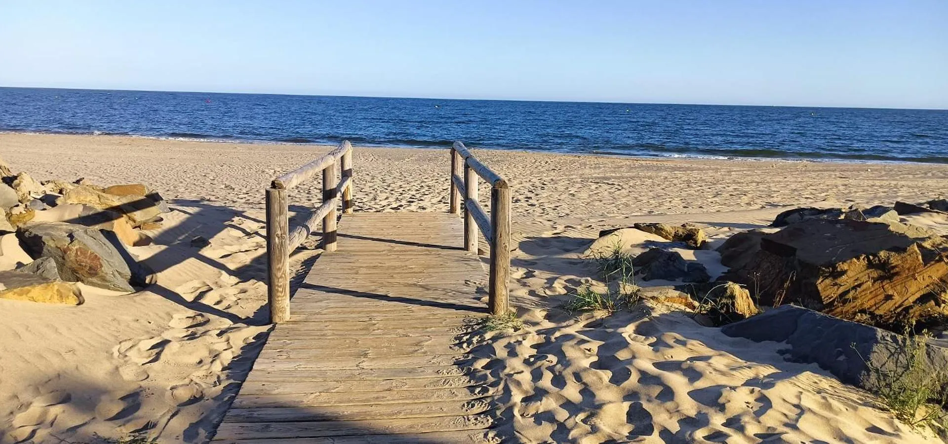 Apartamento Residencial Los Cisnes primera linea playa Isla Canela